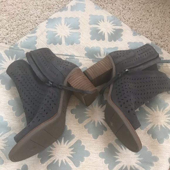 Tom’s dark grey sued booties - Picture 2 of 3